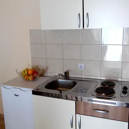 Apartman Sara *