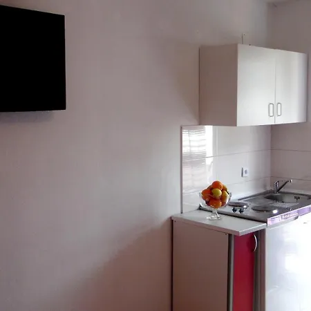 Apartman Sara *