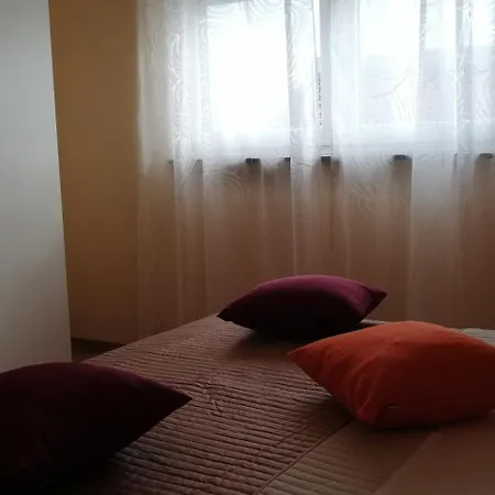 Apartman Sara *
