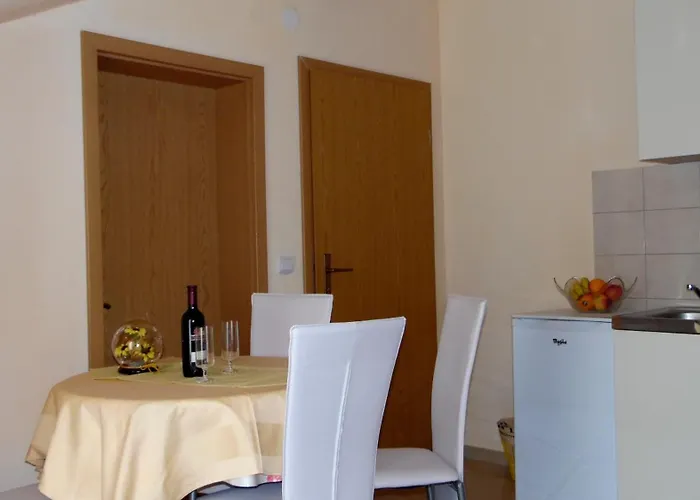 Sara * ماكارسكا