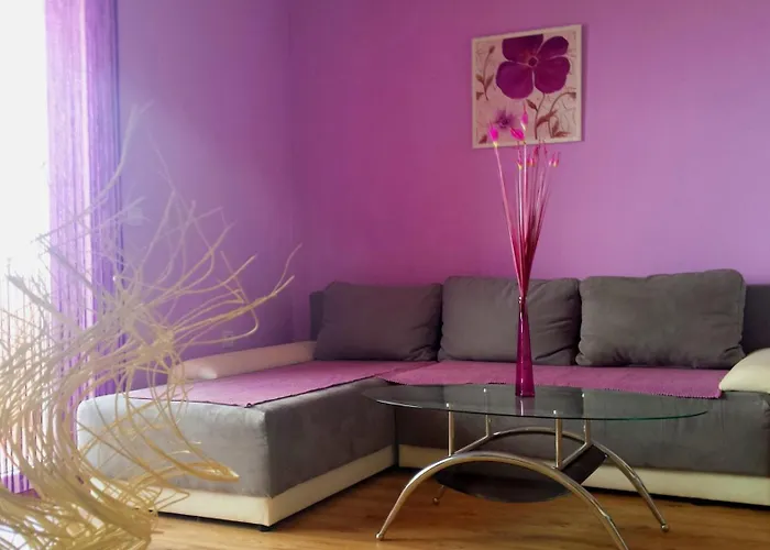 Sara شقة ماكارسكا