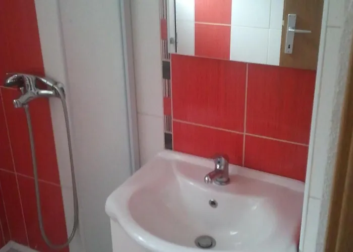 Sara * ماكارسكا